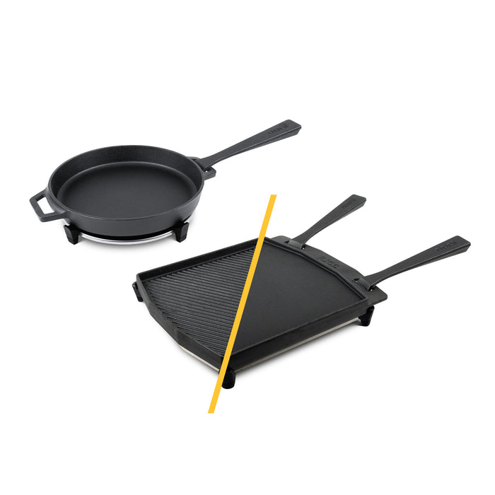 Ooni Dual-Sided Grizzler Plate and Cast Iron Skillet Pan Bundle | Clicca su questa immagine per aprire la modalità galleria immagini del prodotto. La modalità galleria immagini del prodotto consente di ingrandire le immagini.