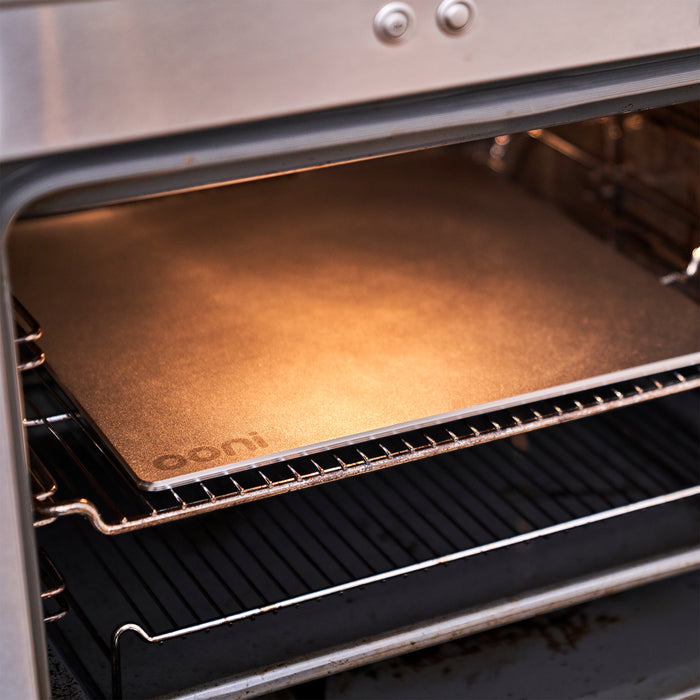 Pizza Steel in Oven | Clicca su questa immagine per aprire la modalità galleria immagini del prodotto. La modalità galleria immagini del prodotto consente di ingrandire le immagini.